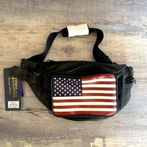 Stone Mountain Genuine Leather Multi-Pocket Belt Bag New